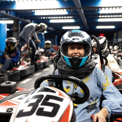 Park Events Grand Lyon : Des jeunes font du karting