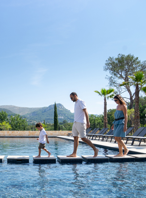 Famille en vacances dans une résidence Evancy