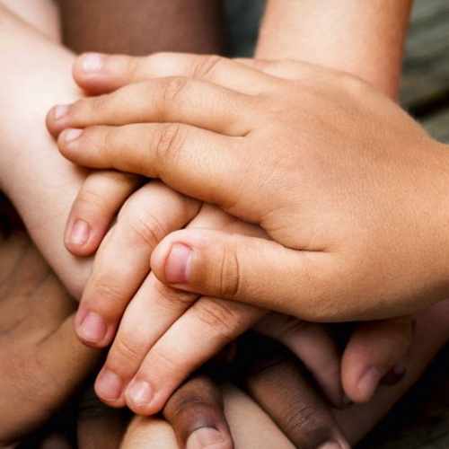 Demain est à nous - Affiche