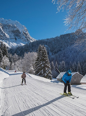 Piste verte dans les Alpes du Léman
