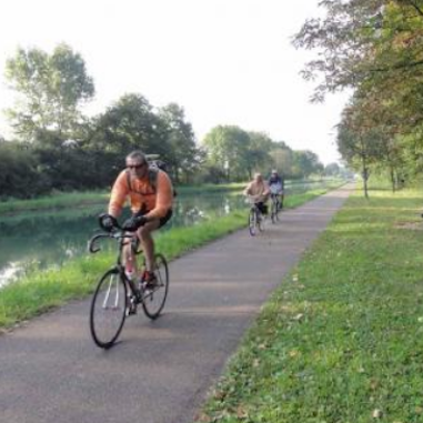 Voie verte du canal du Rhône au Rhin : aire d'arrêt Marc Linsing