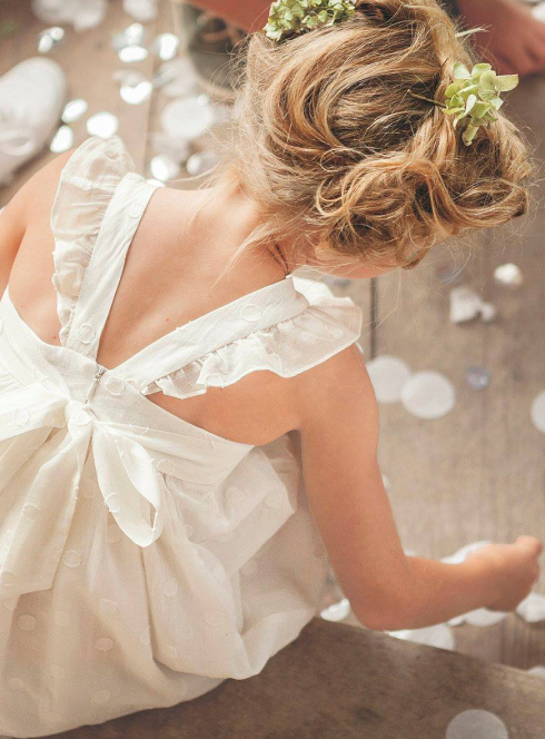 Les plus belles tenues de cérémonie enfant pour vos fêtes d'été