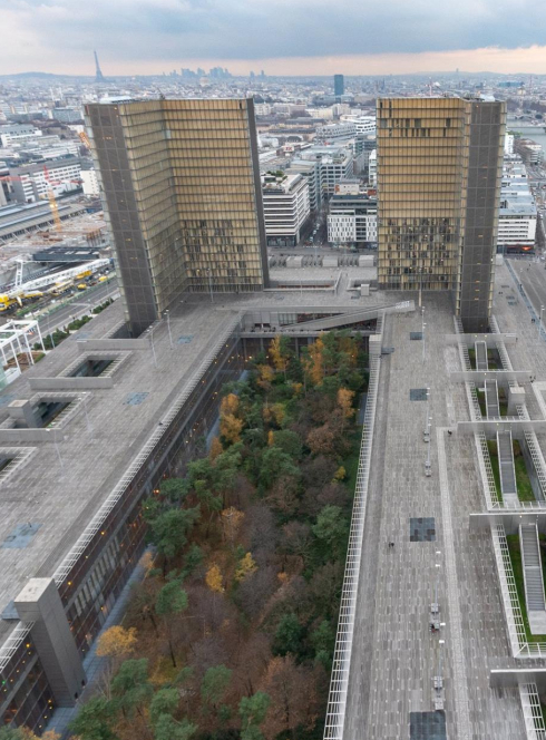 BnF  - Bibliothèque François-Mitterrand : vue extérieure