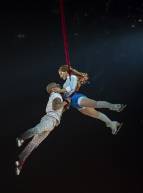 Crystal - Cirque du Soleil :  Ballroom aerial straps de Crystal