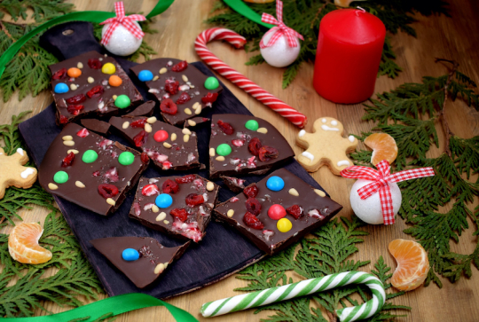 Préparez des chocolats avec vos enfants pour Noël - Tablette