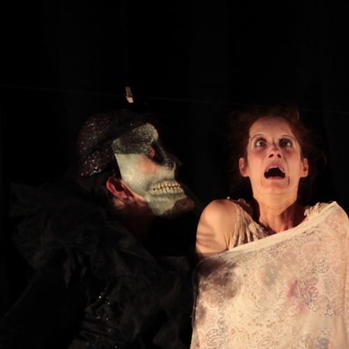 Ma robe est suspendue là-bas