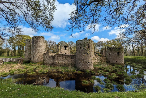 Château de Ranrouët : vue sur l'eau