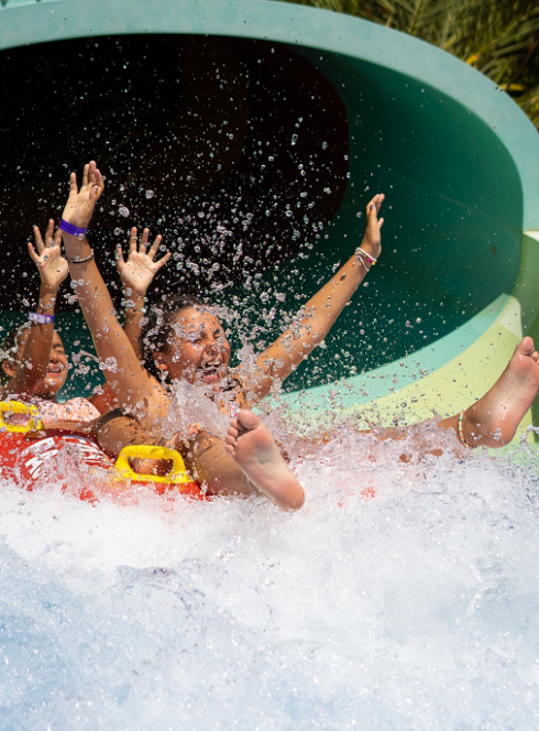 Aqualand Fréjus : Arrivée en bas d'un toboggan
