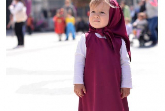 Masha Et Michka Du Dessin Anime Au Spectacle Citizenkid Masha veut immédiatement qu'il devienne son copain et passer tout le temps à jouer ensemble. masha et michka du dessin anime au