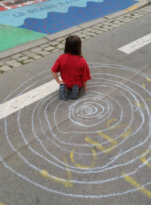 À la recherche du pommeau rouge