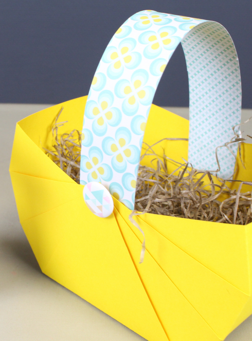 Un panier pour la chasse aux œufs de Pâques