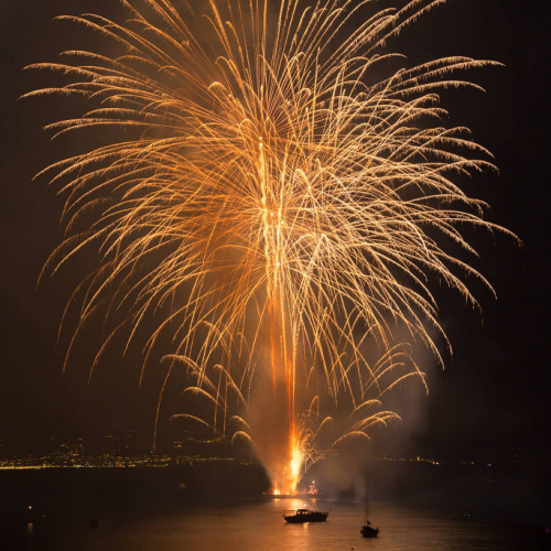 Festival pyromélodique d'Antibes : Feu d'artifice sur l'eau