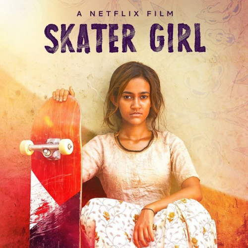 Skater Girl : Jeune indienne avec un skate dans la main
