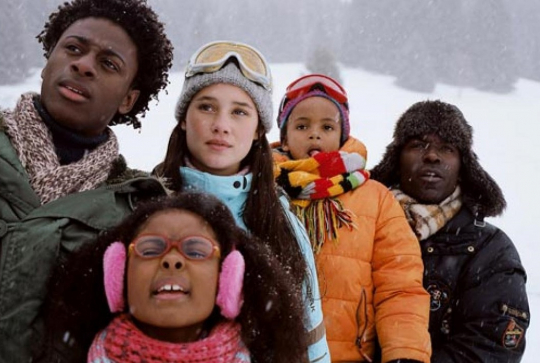 La Première Étoile : Une famille à la neige