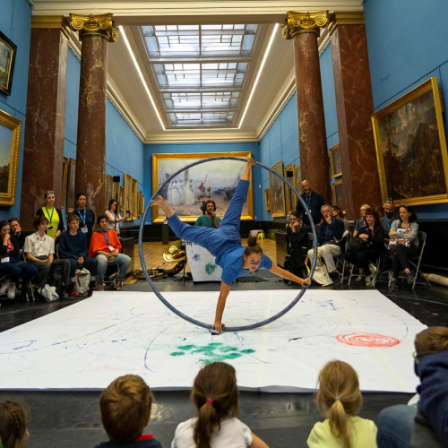 Trait(s) - Cie SCOM au musée