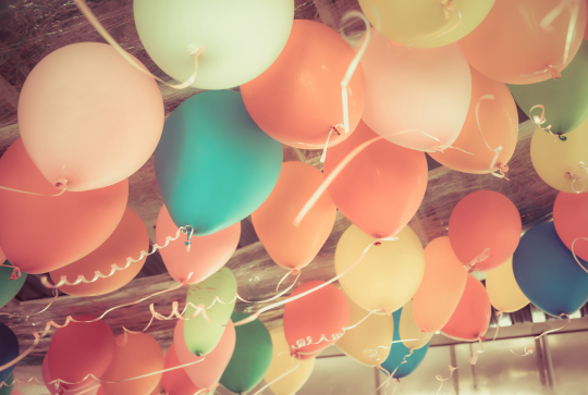 1er avril : remplir sa chambre de ballons