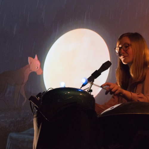 Lumières ! Ellie James