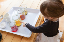 Expériences scientifiques ludiques à faire avec les enfants en cuisine : transformer les aliments en famille
