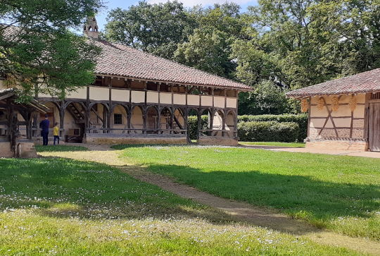 Ain Tourisme - Les planons, extérieur