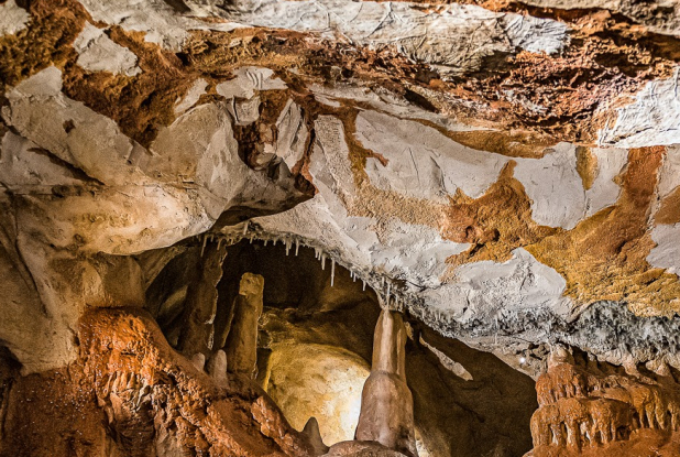 Découverte des secrets de la grotte