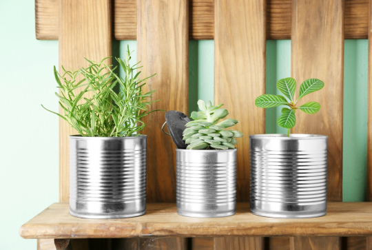 DIY recyclage : des petits pots en papier mâché pour le jardin - Marie  Claire