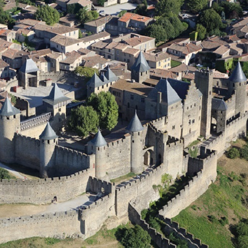 Château et remparts de la Cité de Carcassonne en famille
