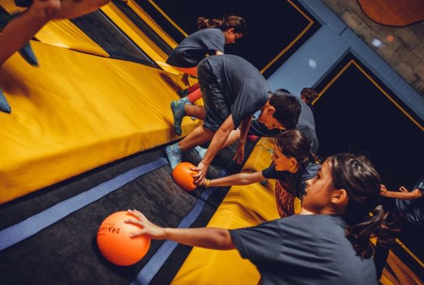 Let's Jump Trampoline Park Toulouse  : balle aux prisonniers