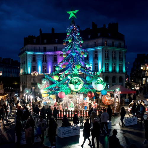 Le Noël des commerçants à Nantes : le manège sapin à Graslin
