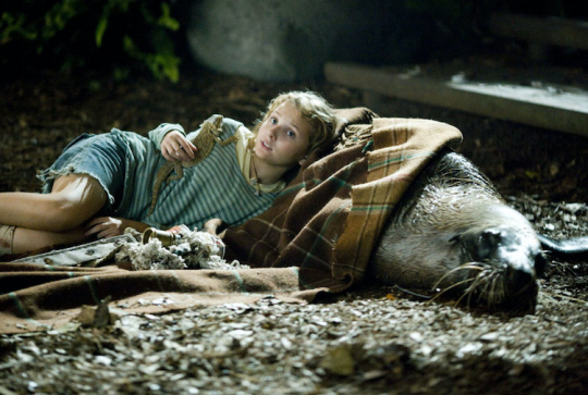 L'île de Nim : fillette et son phoque