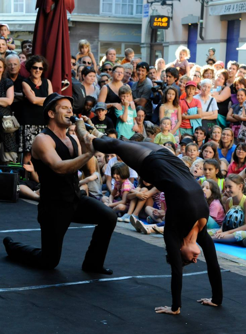 All Right - Cie La main s'affaire