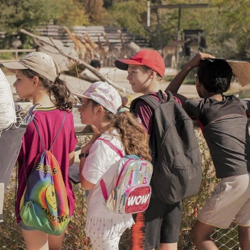 Enfants au parc zoologique de Paris