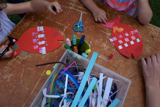 Les Potes en Ciel : café des enfants à Lille, atelier manuel