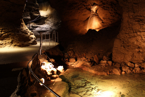 Grottes de La Balme : Le voile de la Mariée