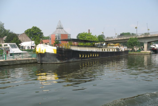 Base nautique de La Deûle : Péniche