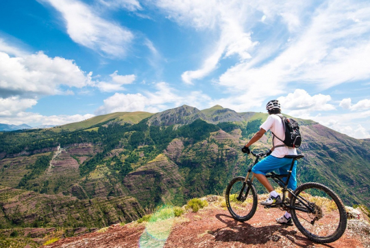 La balade des marmottes : Panorama sur les montagnes
