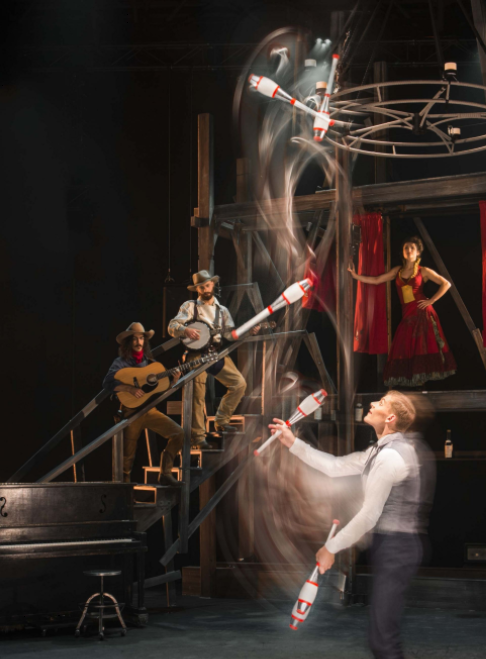 Saloon - Cique Eloize