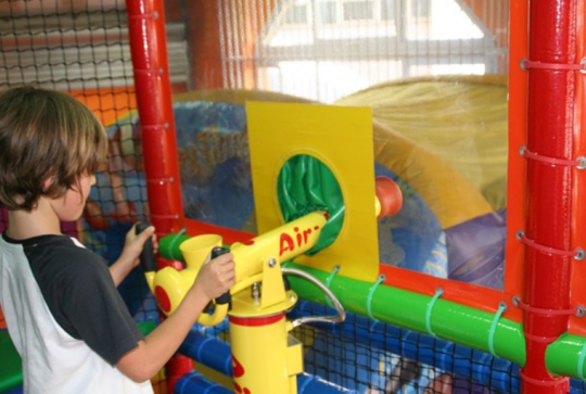 Le top des parcs de loisirs pour enfants à Paris : jeux indoor