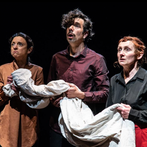 Roméo et Juliette en cachette de la compagnie qui, trois comédiens sur scène