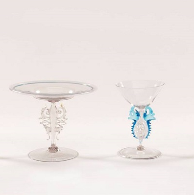 Quatre verres à jambes décorés d'ailettes @Jean-Christophe Garcia