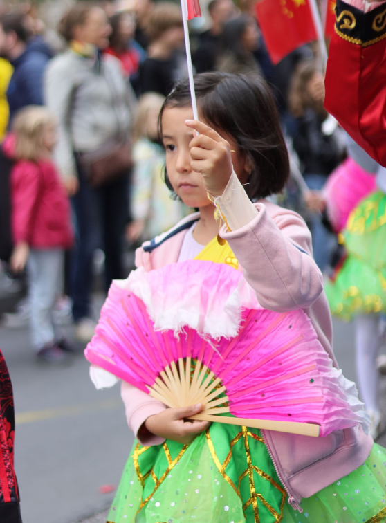 Enfant à la Fête des bannières
