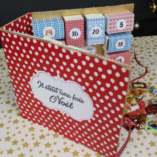 Calendrier de l'Avent façon livre de contes