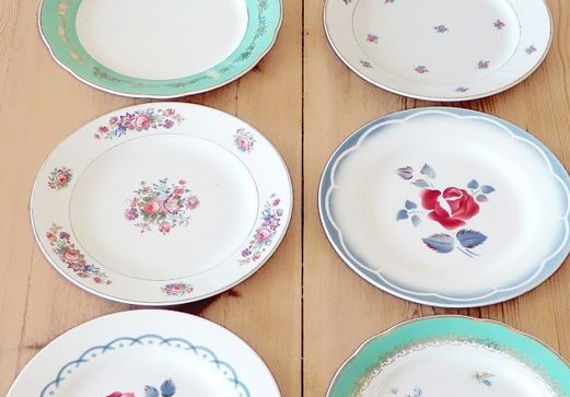 Vaisselle dépareillée pour anniversaire enfant