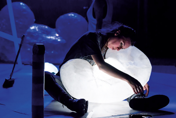 Théâtre de matières et de sons