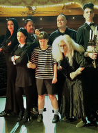 La famille Addams, la comédie musicale : la famille réunie sur scène