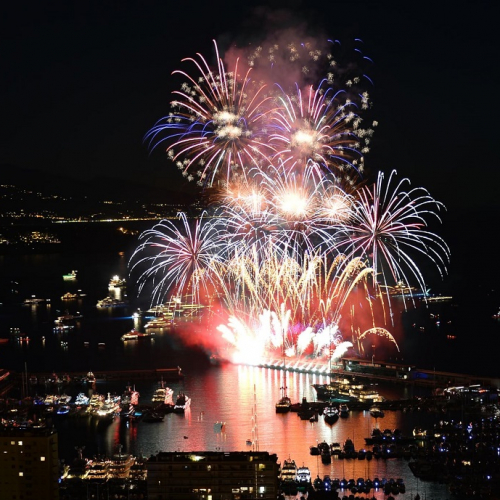Le Nouvel An à la Mairie de Monaco : Feu d'artifice au dessus du port