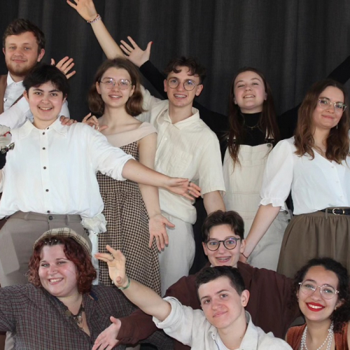 À la poursuite du rêve - Haut de Plume : Une troupe de jeunes comédiennes et comédiens