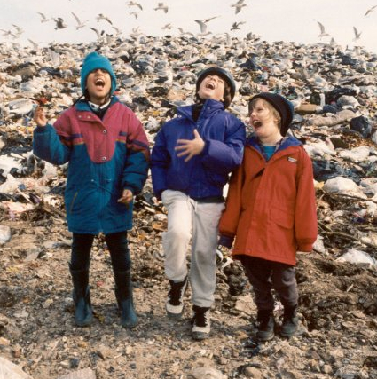 Image tirée du film "Here’s My Question: Where Does My Garbage Go?" de Ellen Hovde et Muffie Meyer