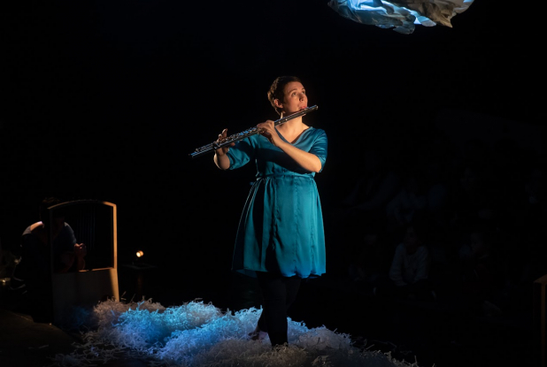 Le ciel par dessus le toit - La joueuse de flûte