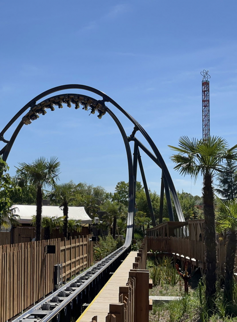 Looping sur l'attraction Mahuka à Walibi Rhône-Alpes