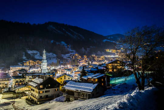 Village La Clusaz la nuit